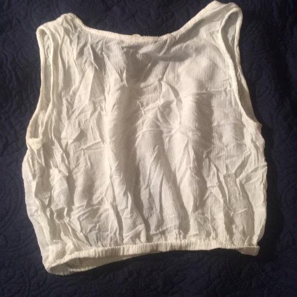 Beautiful LA Hearts boho crop top . White w/ blue embroidery - Picture 2 of 2